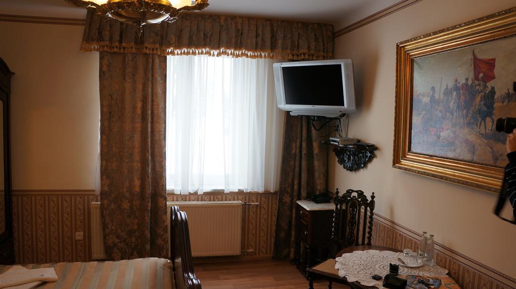 Florian Budget Rooms Krakow Bagian luar foto